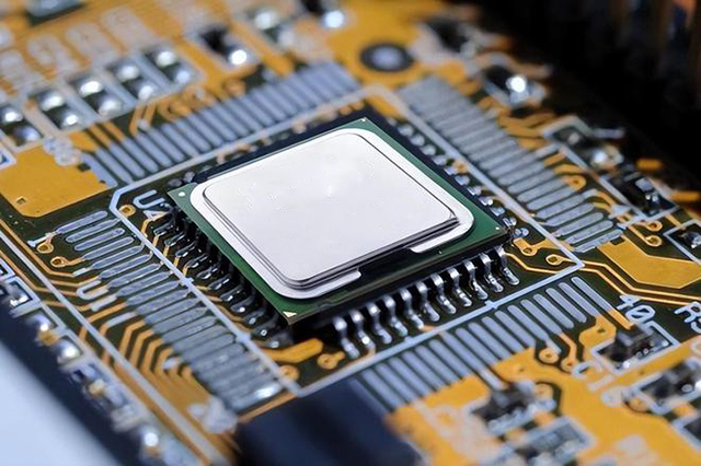 供應(yīng) AMD EPYC? 處理器：EPYC 9005 系列、EPYC 7003 系列、EPYC 4004 系列